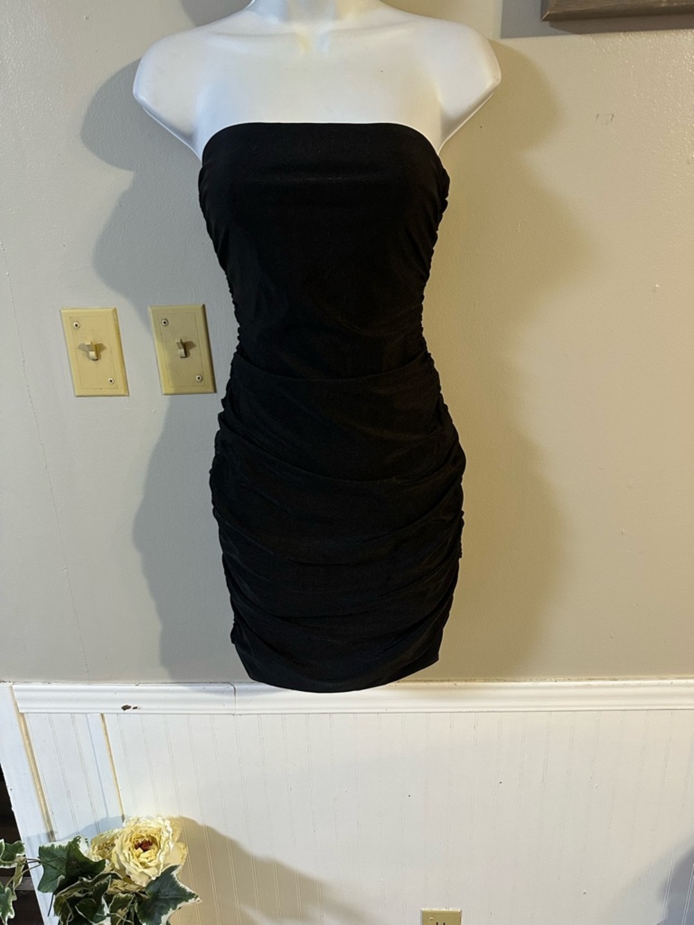 Fashion Nova Strapless Black Ruched Bodycon Mini Dress